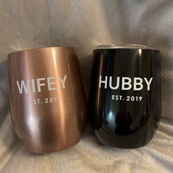 NWT Set of 2 Wine Tumblers with Lids Wifey & Hubby - Picture 9 of 9